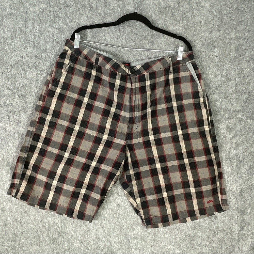 Vans Men's 38 Beige/Black Plaid Chino Shorts Skate Casual